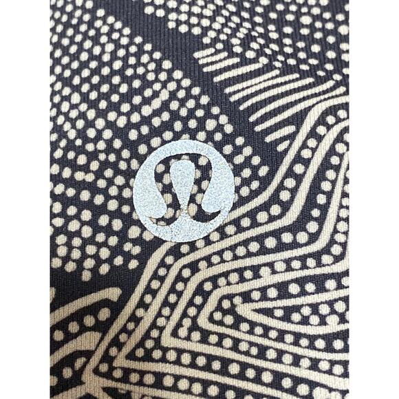 Lululemon Get It Om Black Gray Mesh Geometric Yoga Workout Athletic Crop Top 4 - Picture 3 of 4